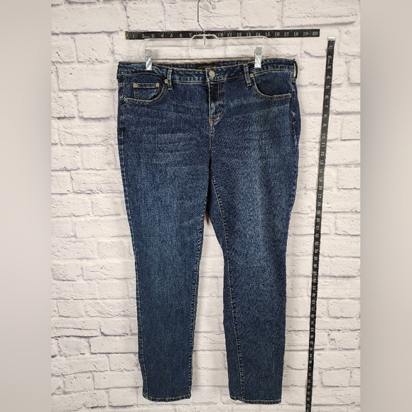 Aeropostale jeans with skinny fit and size 18 long with 31" inseam - Picture 1 of 5